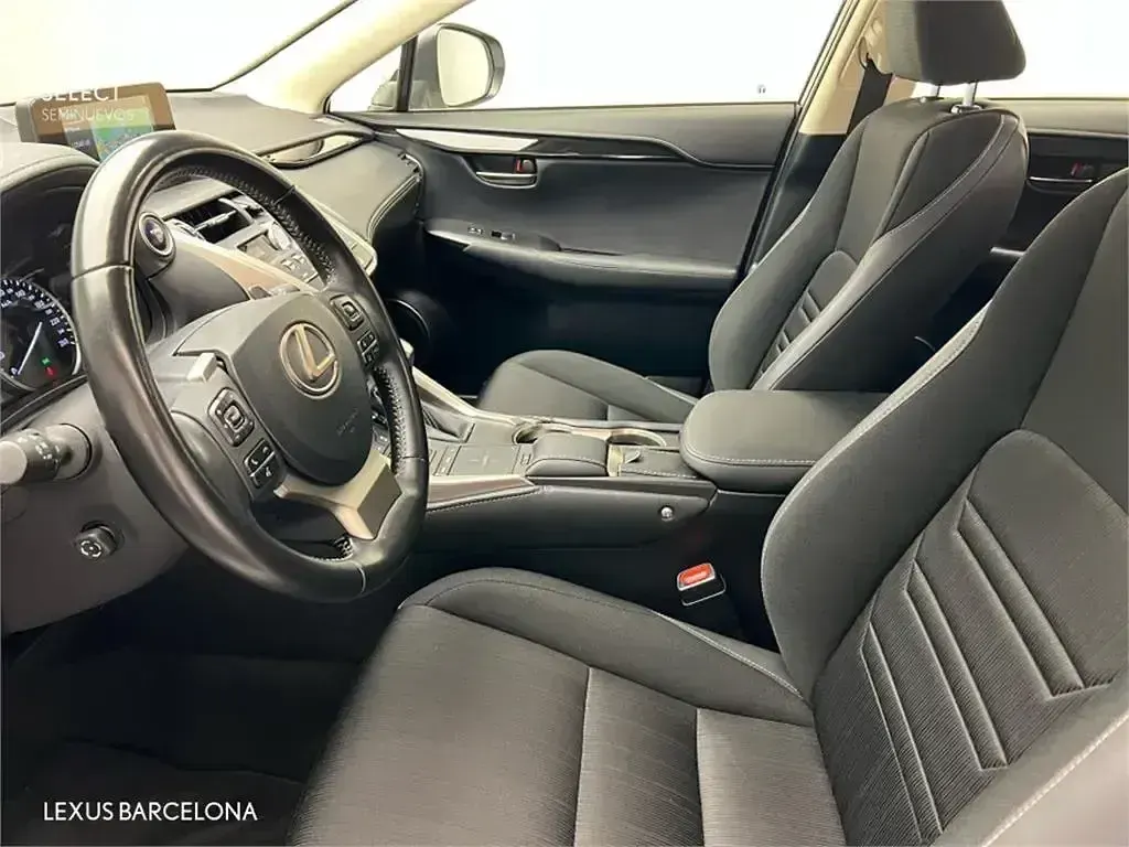 Usado Lexus NX300h Business Edition 197 CV (144 kW) 2020 Blanco SUV