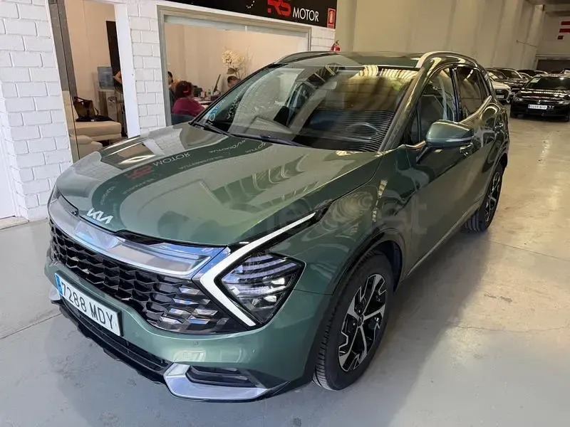 Usado Kia Sportage 230 CV (169 kW) 2023 Verde SUV