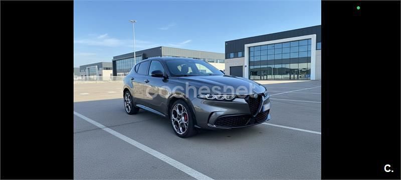 Gris / plata Usado 2022 Alfa Romeo Tonale Edizione Speciale SUV | 21.900 € (Super precio) - Imagen 1/4