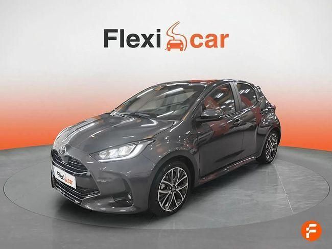 Usado Toyota Yaris Hybrid Style 116 CV (85 kW) 2024 Gris Berlina