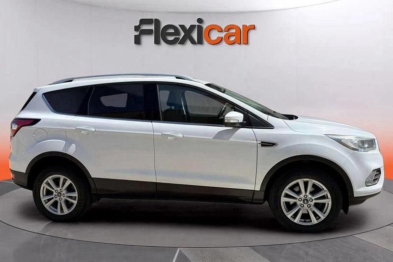 Usado Ford Kuga Trend+ 120 CV (88 kW) 2019 Blanco SUV