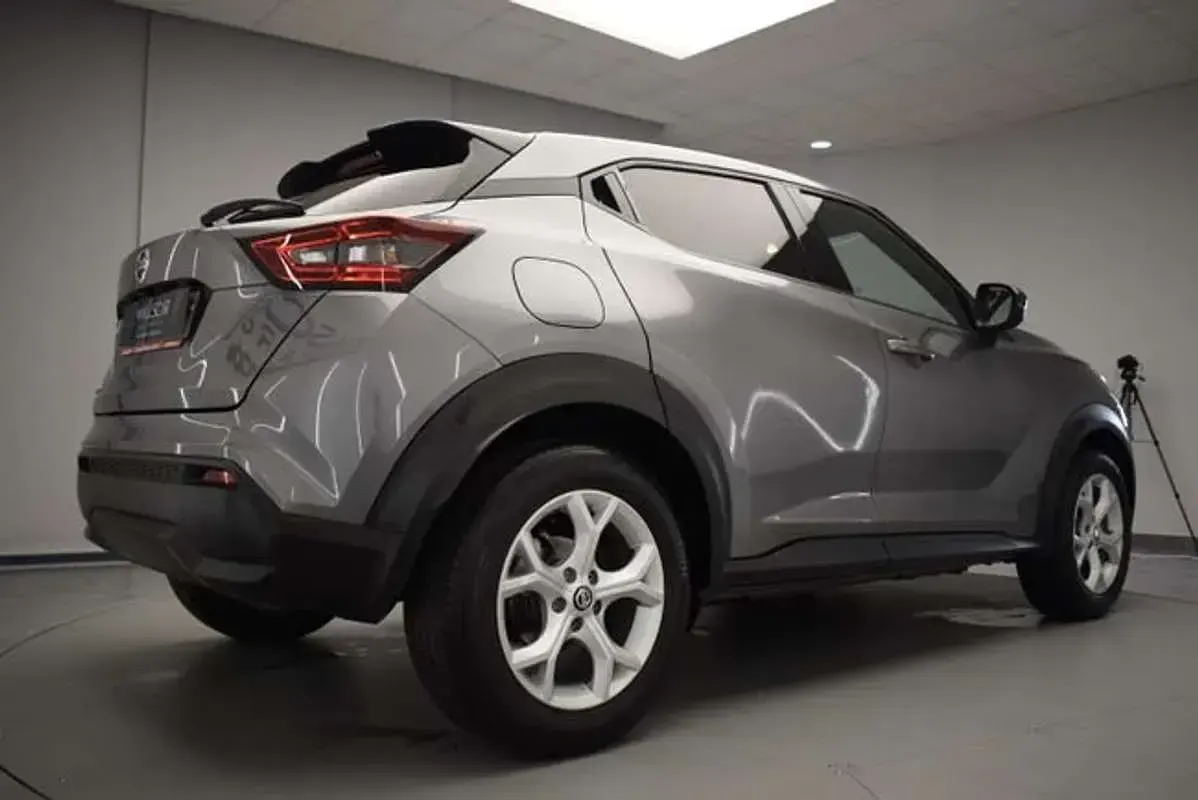 Usado Nissan Juke N-Connecta 114 CV (83 kW) 2021 Gris SUV