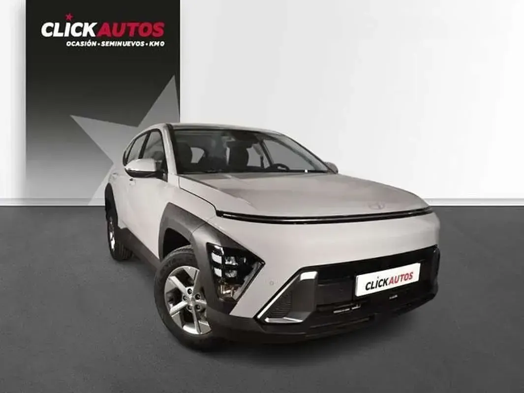 Usado Hyundai Kona 120 CV (88 kW) 2024 Gris SUV