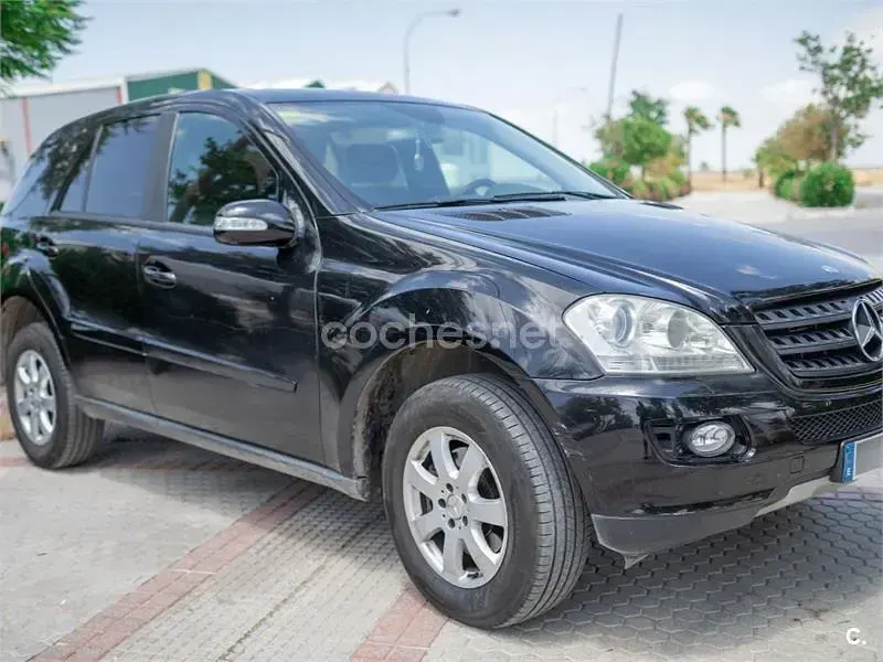 Usado Mercedes ML320 224 CV (164 kW) 2005 Negro SUV