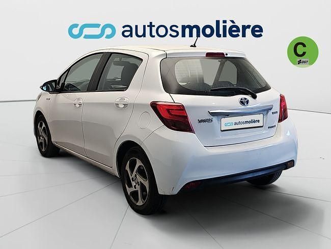 Usado Toyota Yaris Hybrid Active 100 CV (73 kW) 2014 Blanco Utilitario
