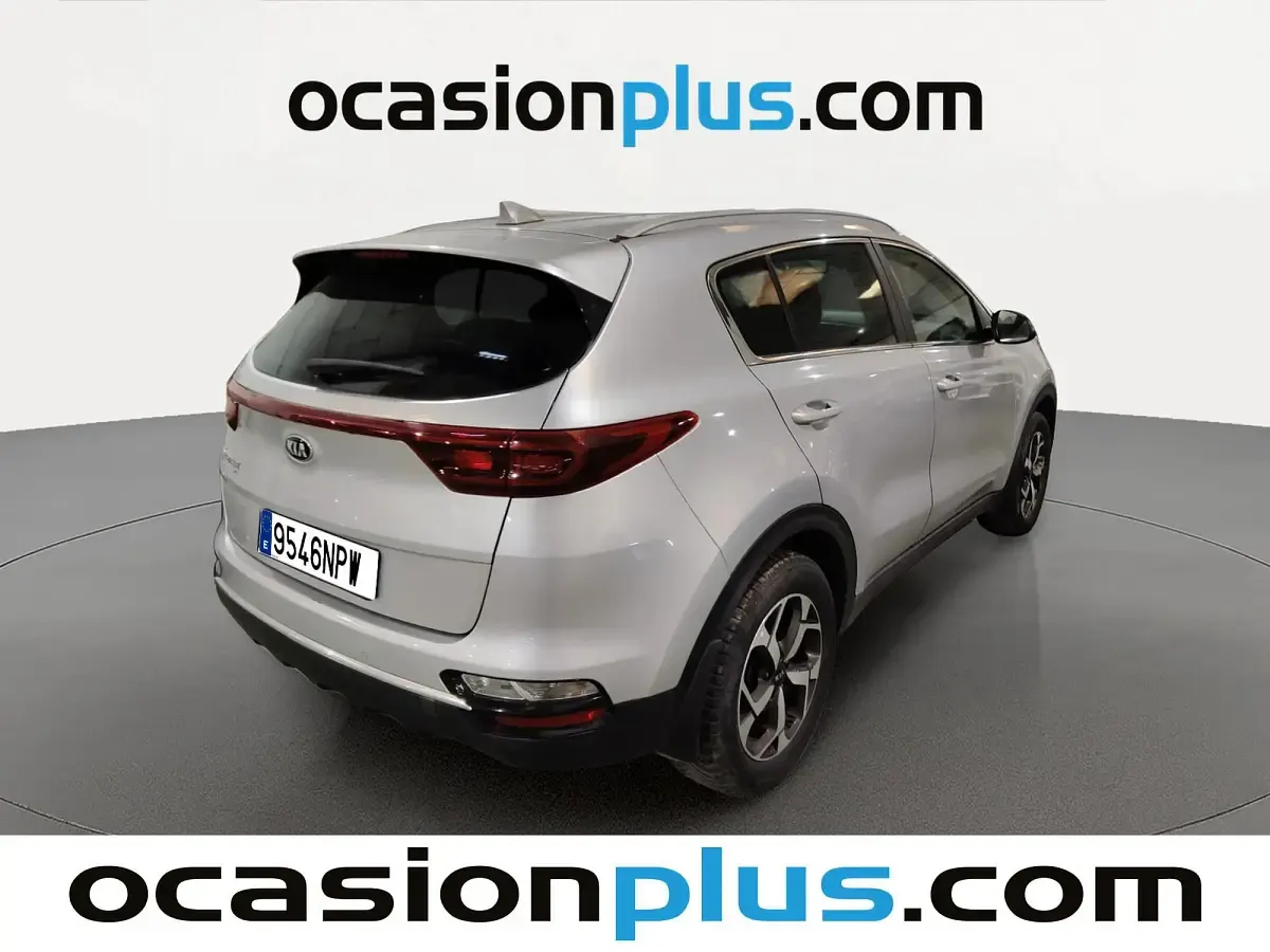 Usado Kia Sportage 132 CV (97 kW) 2021 Gris plata SUV