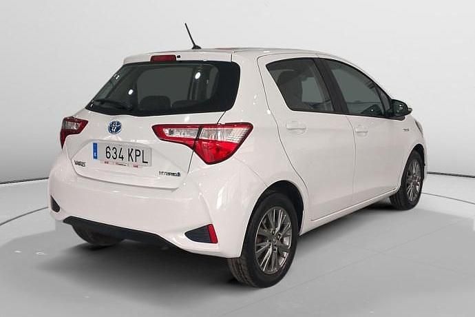 Usado Toyota Yaris Hybrid Active 100 CV (73 kW) 2018