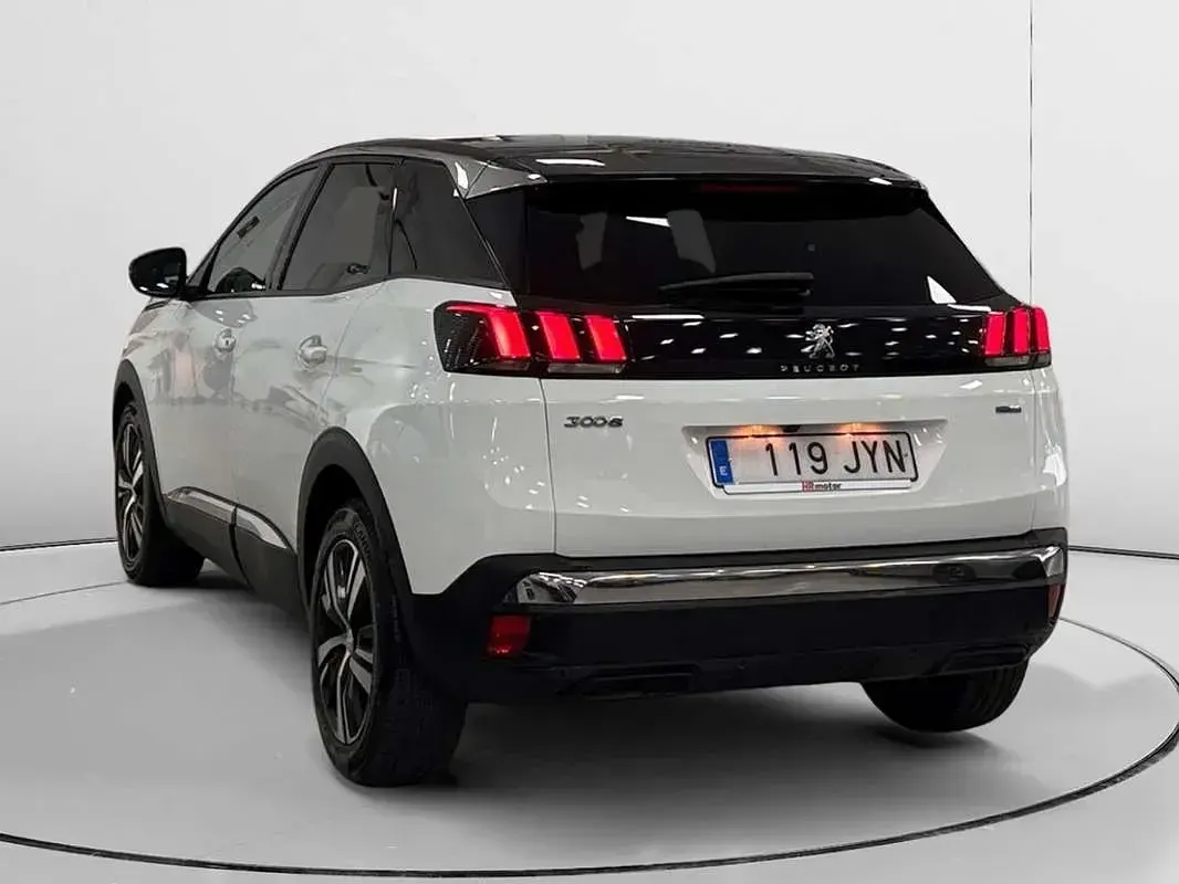 Usado Peugeot 3008 Allure 131 CV (96 kW) 2017 Blanco SUV