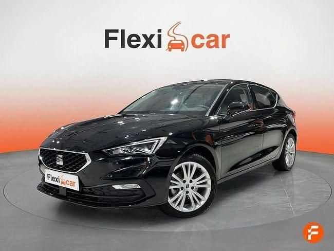 Usado Seat Leon Style 150 CV (110 kW) 2024 Negro Berlina