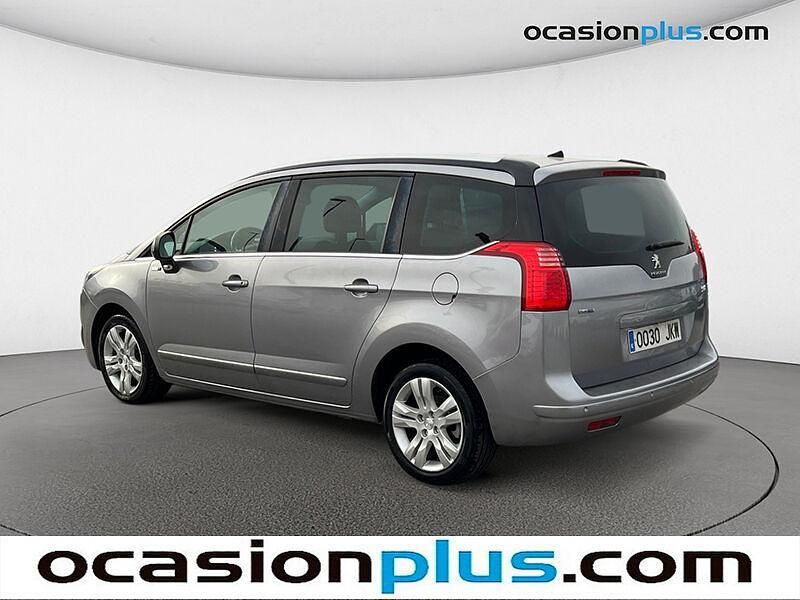 Usado Peugeot 5008 Style 120 CV (88 kW) 2015 Gris Monovolumen