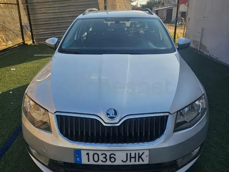 Usado Skoda Octavia Ambition 110 CV (80 kW) 2016 Gris / plata Familiar