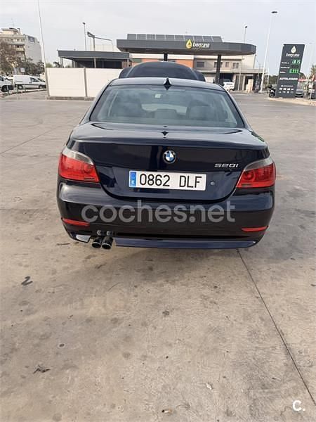 Usado BMW 520 170 CV (125 kW) 2005 Azul Berlina