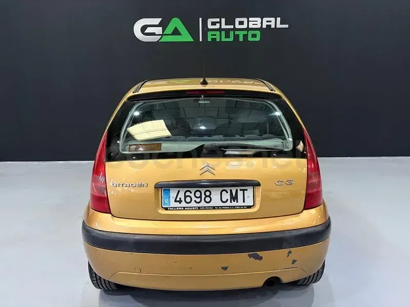 Usado Citroën C3 70 CV (51 kW) 2003 Naranja Berlina