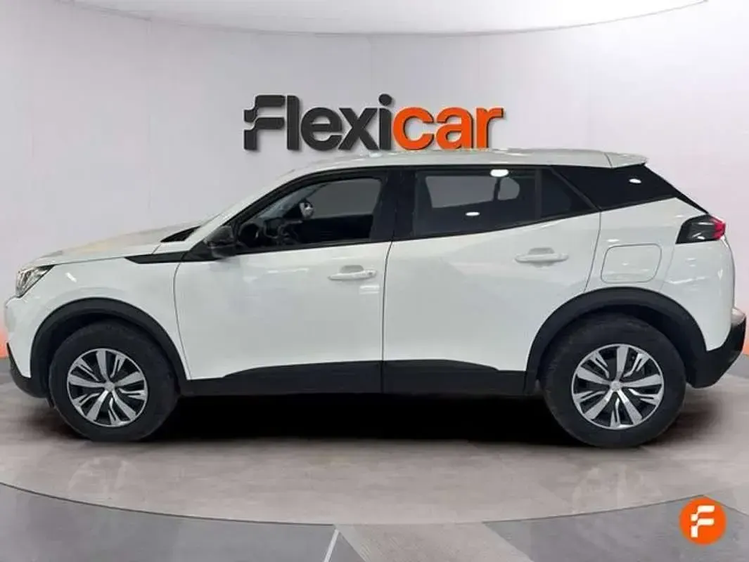 Usado Peugeot 2008 Active 101 CV (74 kW) 2022 Blanco SUV