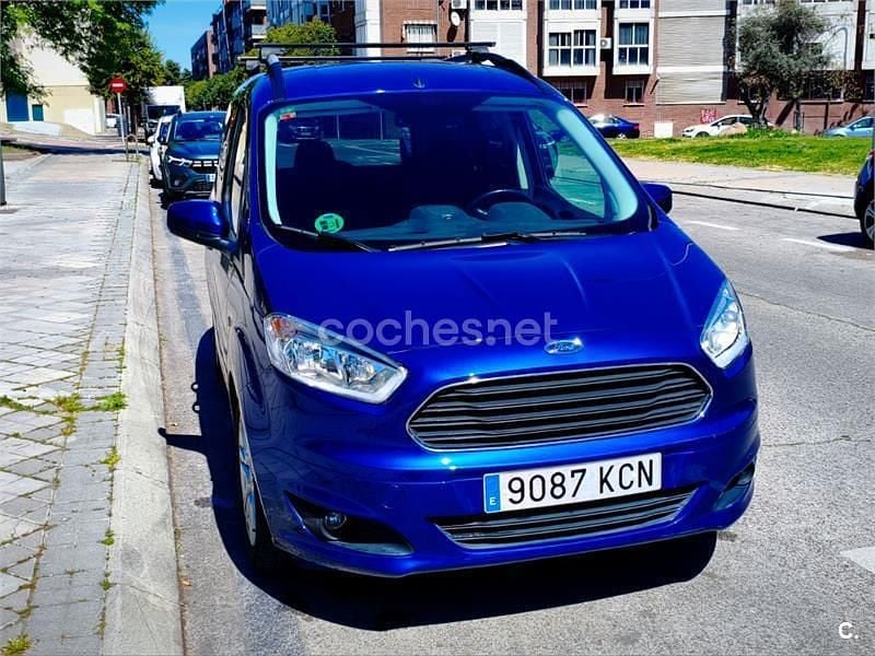 Usado Ford Tourneo Courier Titanium 100 CV (73 kW) 2017 Azul Monovolumen