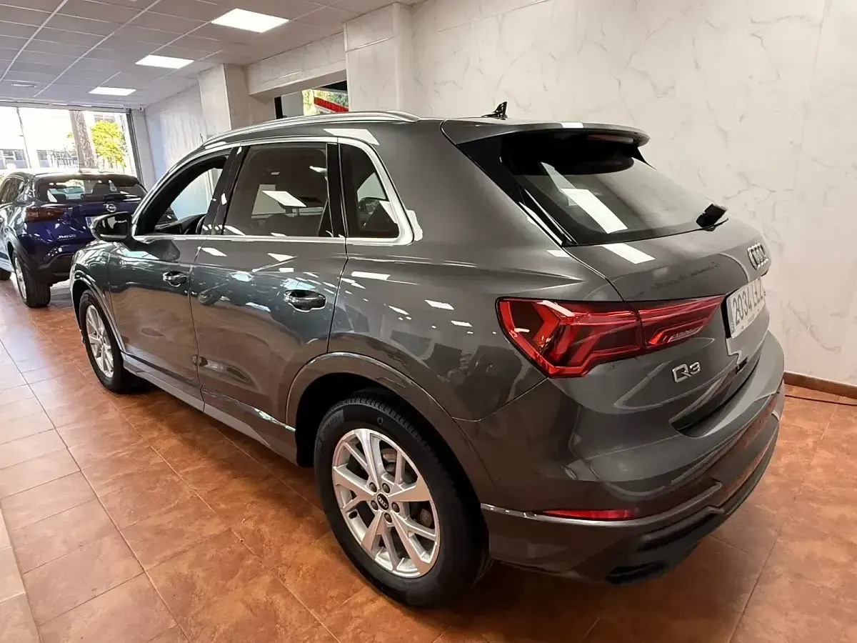 Usado Audi Q3 S-Line 150 CV (110 kW) 2020 Gris / plata SUV