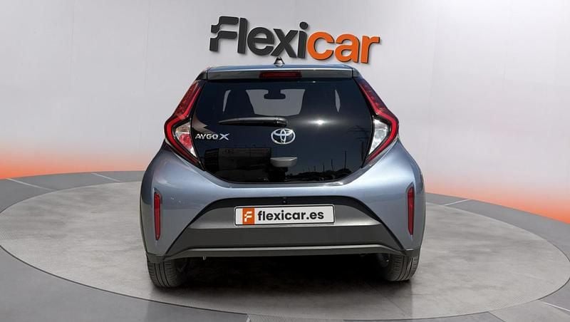Usado Toyota Aygo X 72 CV (52 kW) 2024 Azul SUV