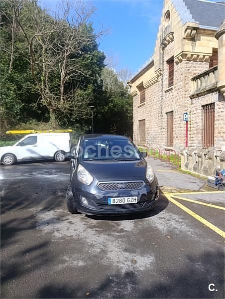 Usado Kia Venga 90 CV (66 kW) 2010 Negro Utilitario