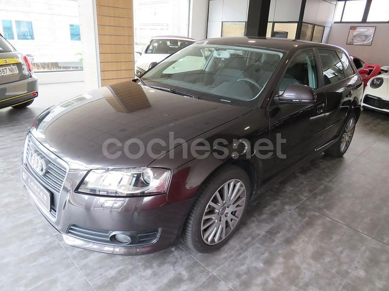 Gris / plata Usado 2010 Audi A3 Sportback Ambition Berlina | 12.900 € (Un poco caro) - Imagen 1/4