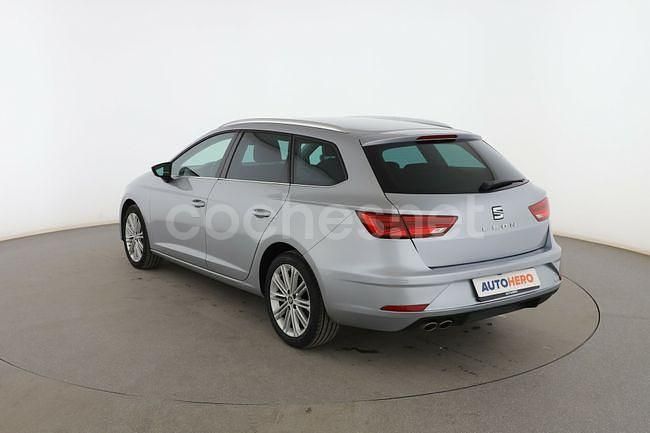 Usado Seat Leon XCELLENCE 151 CV (111 kW) 2018 Gris Familiar