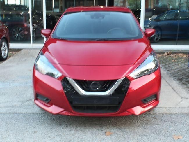 Usado Nissan Micra Tekna 92 CV (67 kW) 2022 Rojo Utilitario