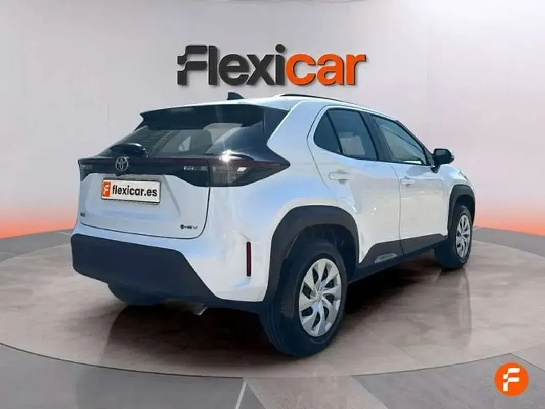 Nuevo Toyota Yaris Cross Active 131 CV (96 kW) 2026 Blanco SUV
