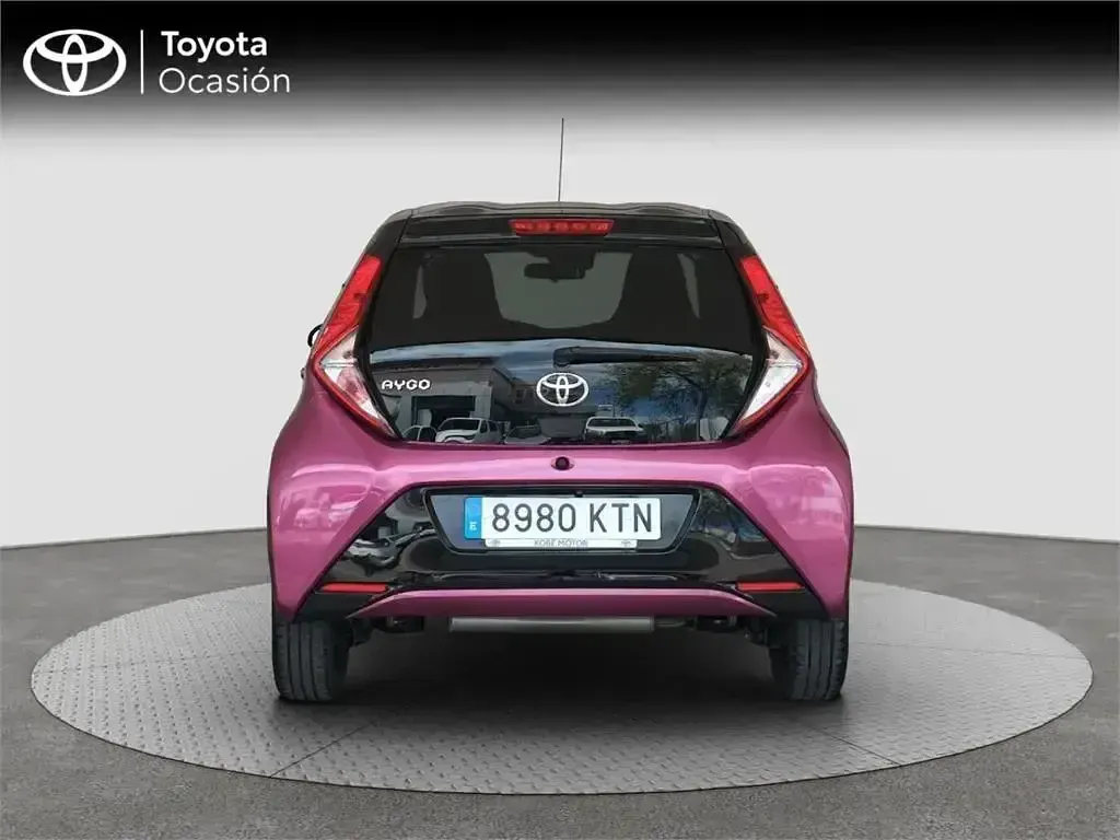 Usado Toyota Aygo X-cite 72 CV (52 kW) 2019 Violeta / lila Utilitario