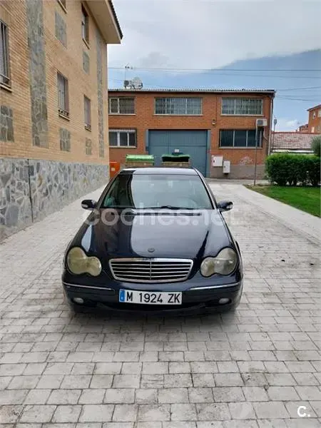 Usado Mercedes C220 Classic 125 CV (91 kW) 2000 Azul Berlina