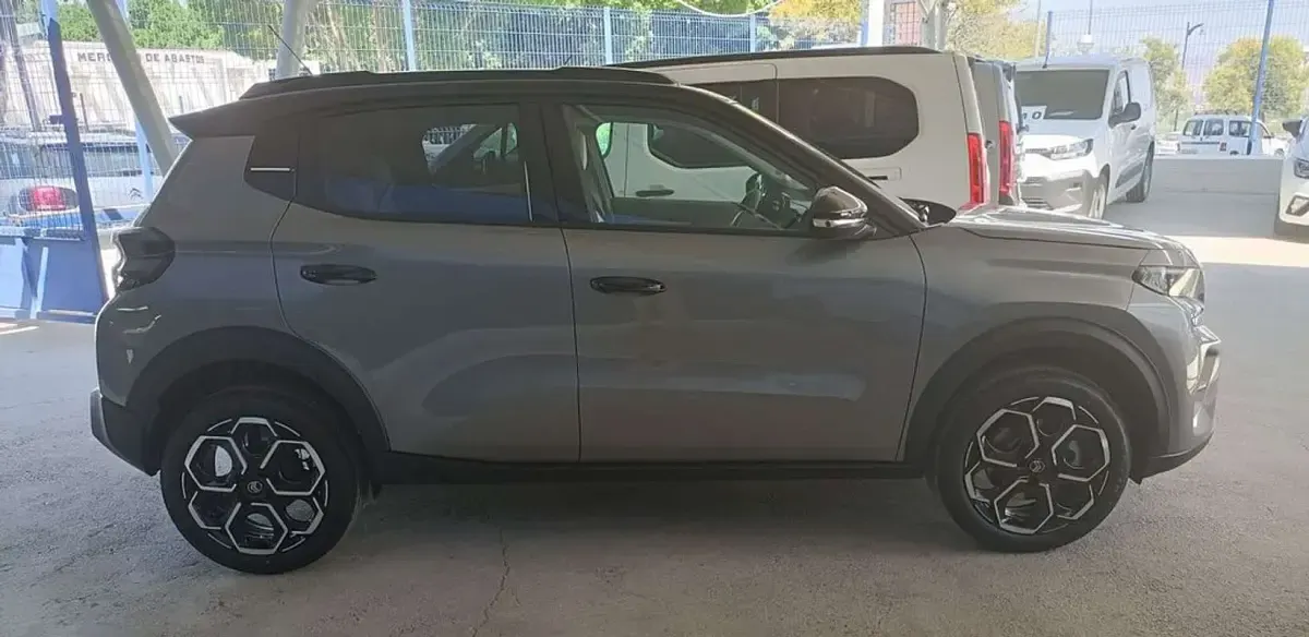 Nuevo Citroën C3 101 CV (74 kW) 2026 Burdeos SUV