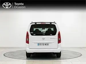 Usado Toyota Proace City Active 130 CV (95 kW) 2024 Blanco Monovolumen