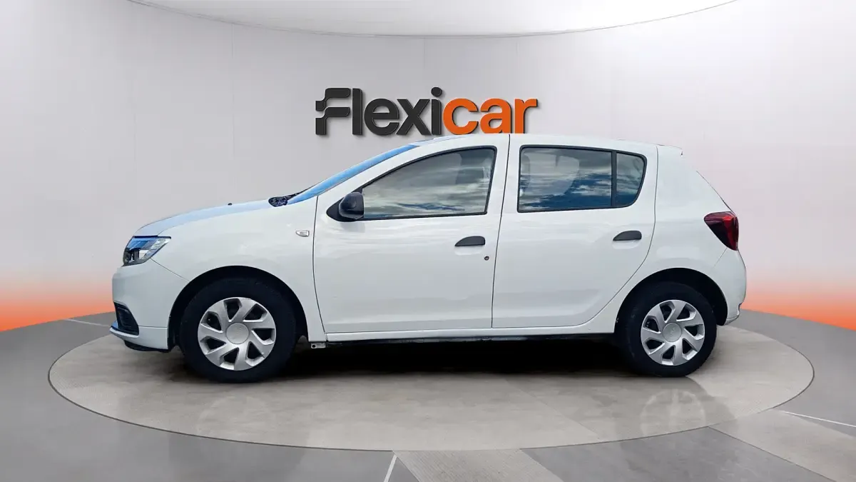 Usado Dacia Sandero Acces 73 CV (53 kW) 2019 Blanco Berlina