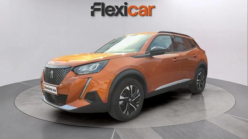 Używany Peugeot 2008 Allure 101 KM (74 kW) 2023 Pomarańczowy SUV
