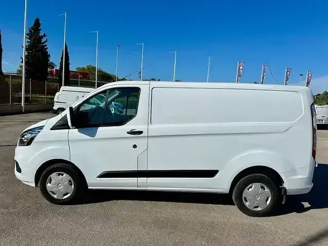 Usado Ford Transit Custom Trend 130 CV (95 kW) 2022 Blanco Berlina