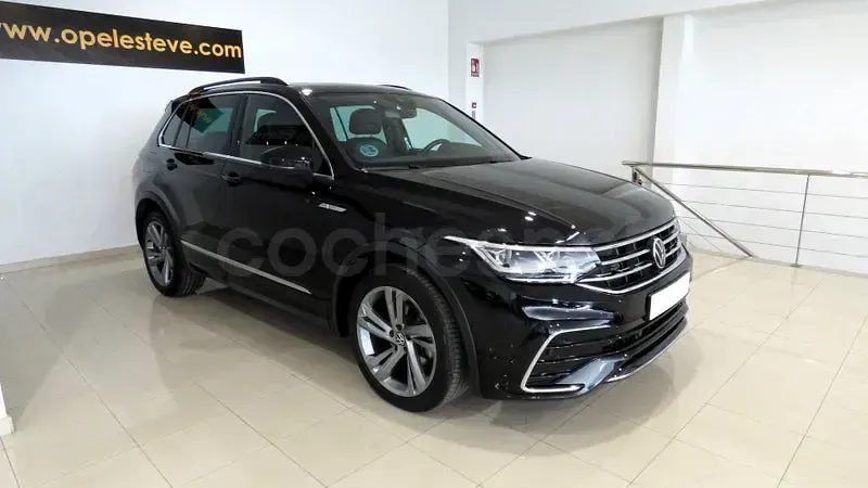 Usado VW Tiguan R-line 150 CV (110 kW) 2022 Negro SUV
