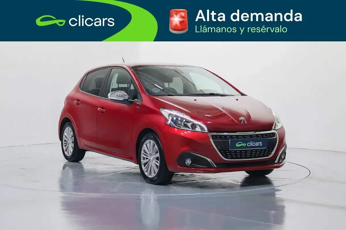 Usado Peugeot 208 Signature Sky 83 CV (61 kW) 2019 Rojo Utilitario