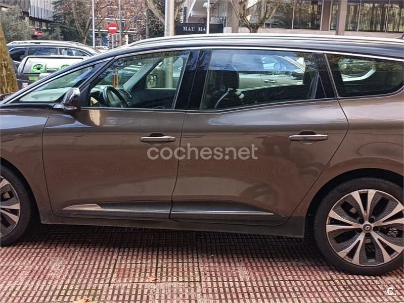 Usado Renault Grand Scénic IV Zen 140 CV (102 kW) 2018 Marrón Monovolumen