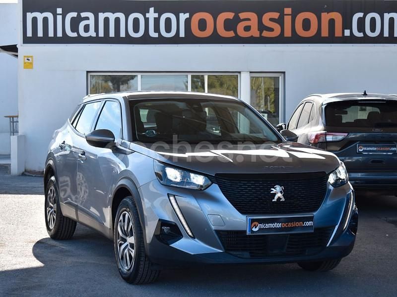 Usado Peugeot 2008 Allure 100 CV (73 kW) 2020 Gris / plata SUV