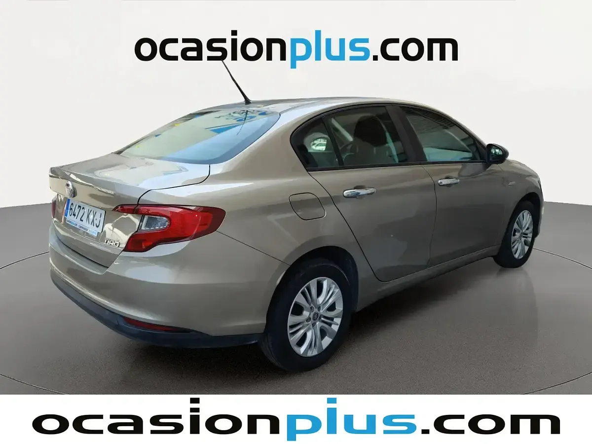 Usado Fiat Tipo Easy 95 CV (69 kW) 2019 Beige Berlina
