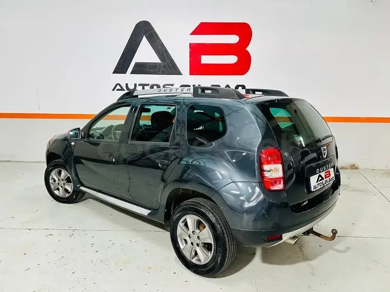 Usado Dacia Duster Lauréate 109 CV (80 kW) 2016 Gris / plata SUV