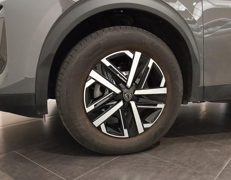 Usado Peugeot 2008 Active 100 CV (73 kW) 2024 Gris selenium SUV