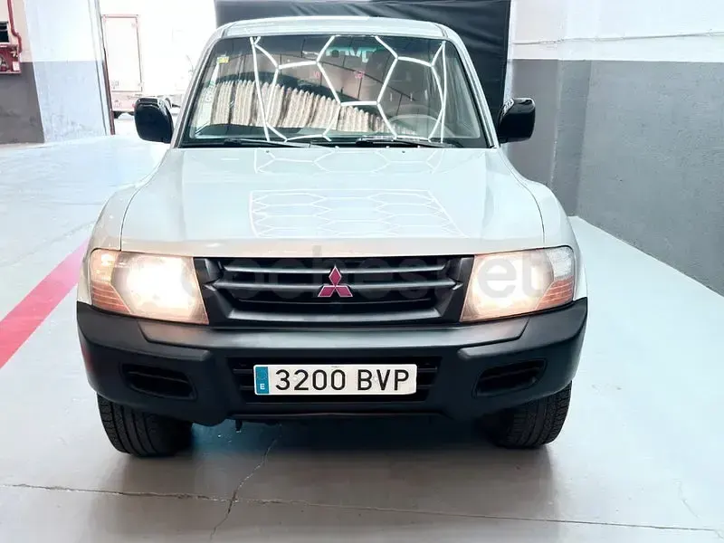Usado Mitsubishi Montero 160 CV (117 kW) 2002 Gris / plata SUV