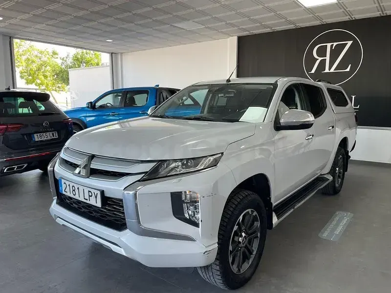 Usado Mitsubishi L200 150 CV (110 kW) 2021 Blanco Pickup/Camioneta