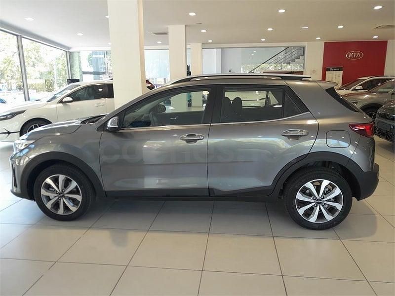 Nuevo Kia Stonic 79 CV (58 kW) 2025 Gris / plata SUV