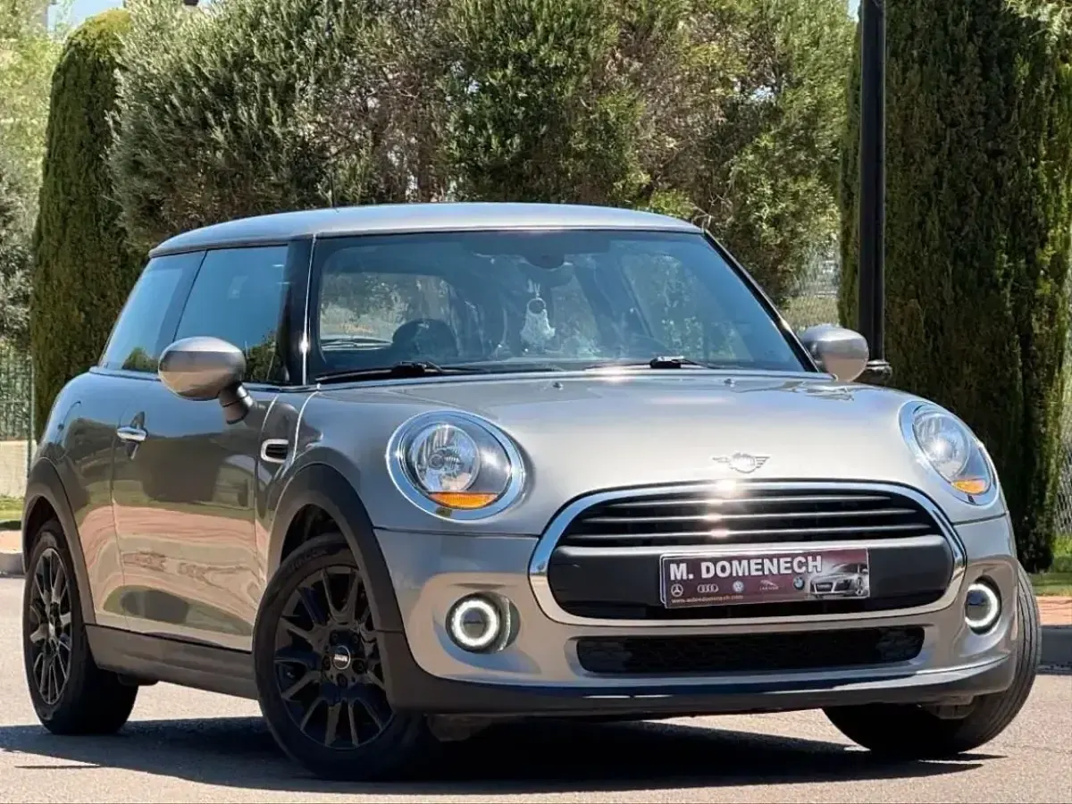 Usado Mini ONE 102 CV (75 kW) 2020 Gris Utilitario