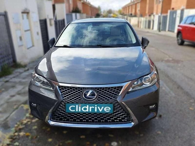 Usado Lexus CT200h Business Edition 136 CV (100 kW) 2019 Gris Utilitario