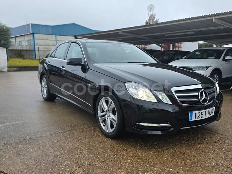 Usado Mercedes E220 Avantgarde Edition 170 CV (125 kW) 2012 Negro Berlina