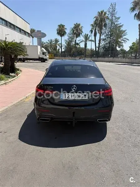 Usado Mercedes C220 200 CV (147 kW) 2023 Gris / plata Berlina