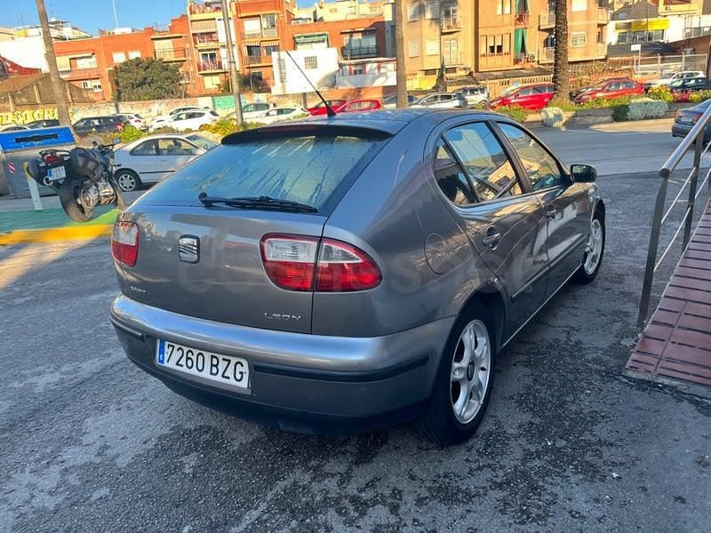 Usado Seat Leon Sport 105 CV (77 kW) 2002 Beige Utilitario
