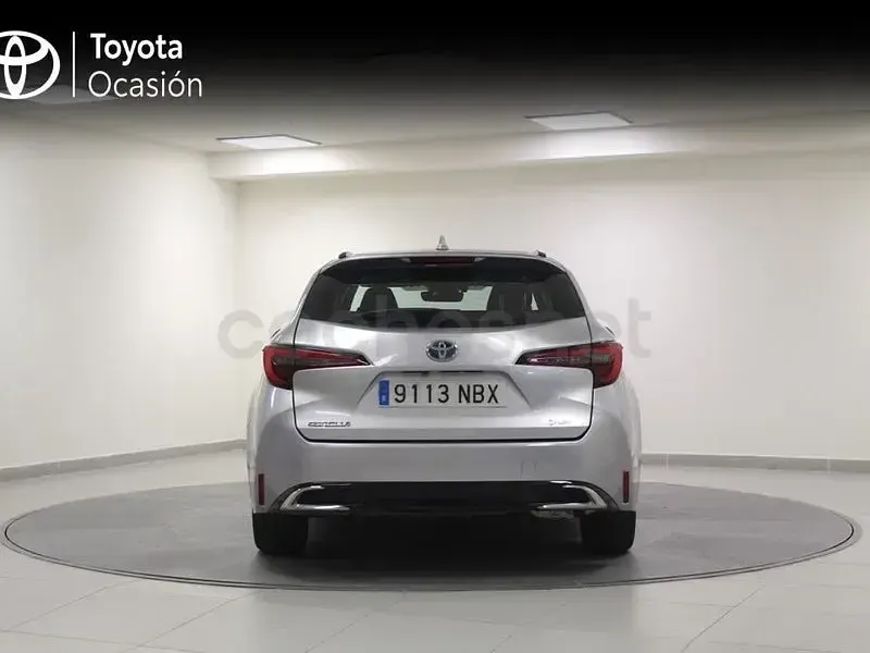 Usado Toyota Corolla Active 140 CV (102 kW) 2025 Gris / plata Familiar
