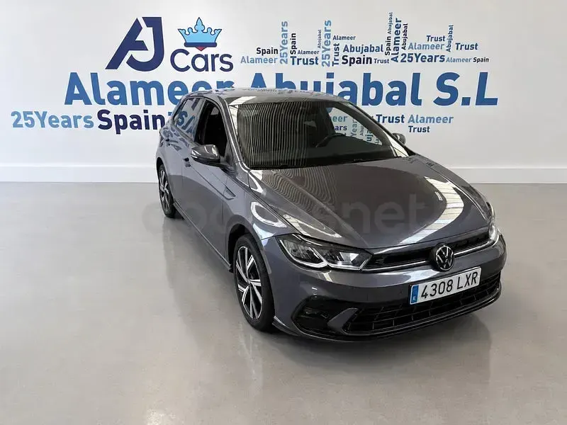 Usado VW Polo R-line 95 CV (69 kW) 2022 Gris / plata Utilitario